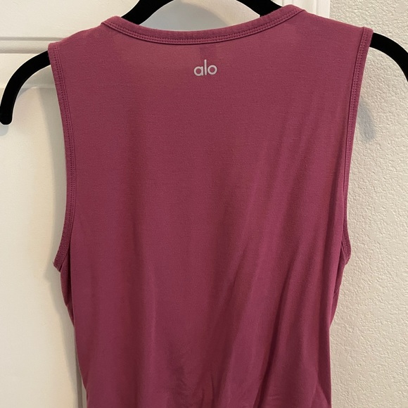 Alo Crop Top - Picture 3 of 4